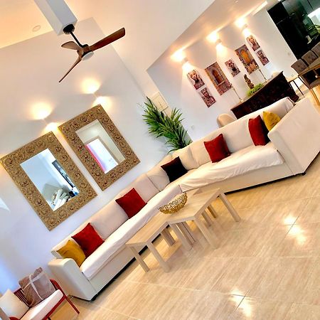 Casa Playa: Spacious 12-Person Retreat with Pool and Beachside Comfort Roquetas de Mar Exterior photo