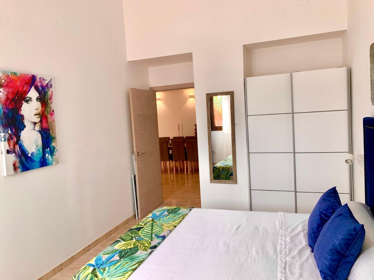 Casa Playa: Spacious 12-Person Retreat with Pool and Beachside Comfort Roquetas de Mar Exterior photo