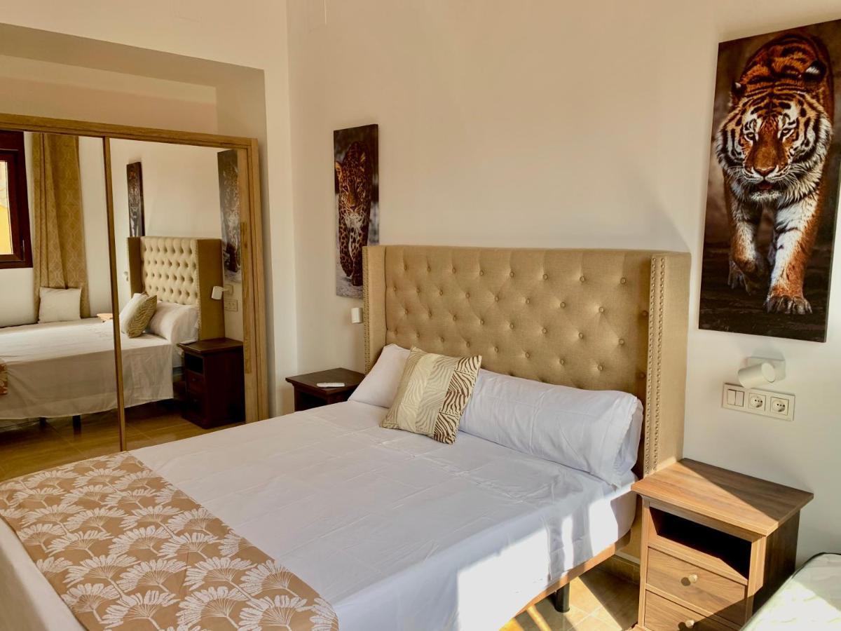 Casa Playa: Spacious 12-Person Retreat with Pool and Beachside Comfort Roquetas de Mar Exterior photo