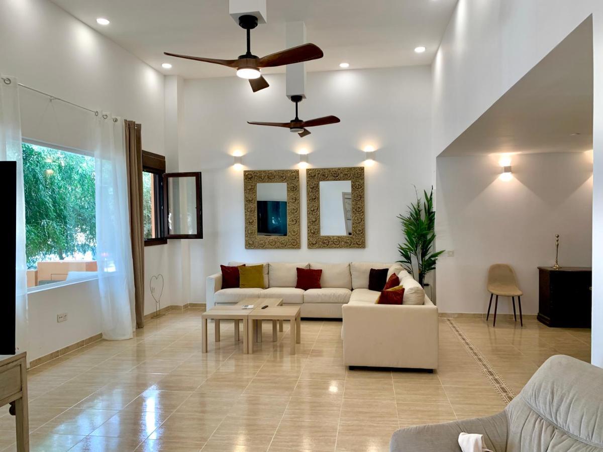 Casa Playa: Spacious 12-Person Retreat with Pool and Beachside Comfort Roquetas de Mar Exterior photo