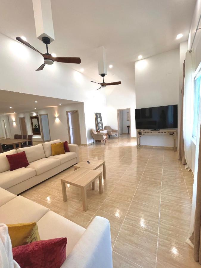 Casa Playa: Spacious 12-Person Retreat with Pool and Beachside Comfort Roquetas de Mar Exterior photo